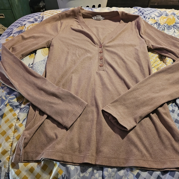 Athleta Tops - Athleta Dusty Pink V-Neck Long Sleeve Blouse